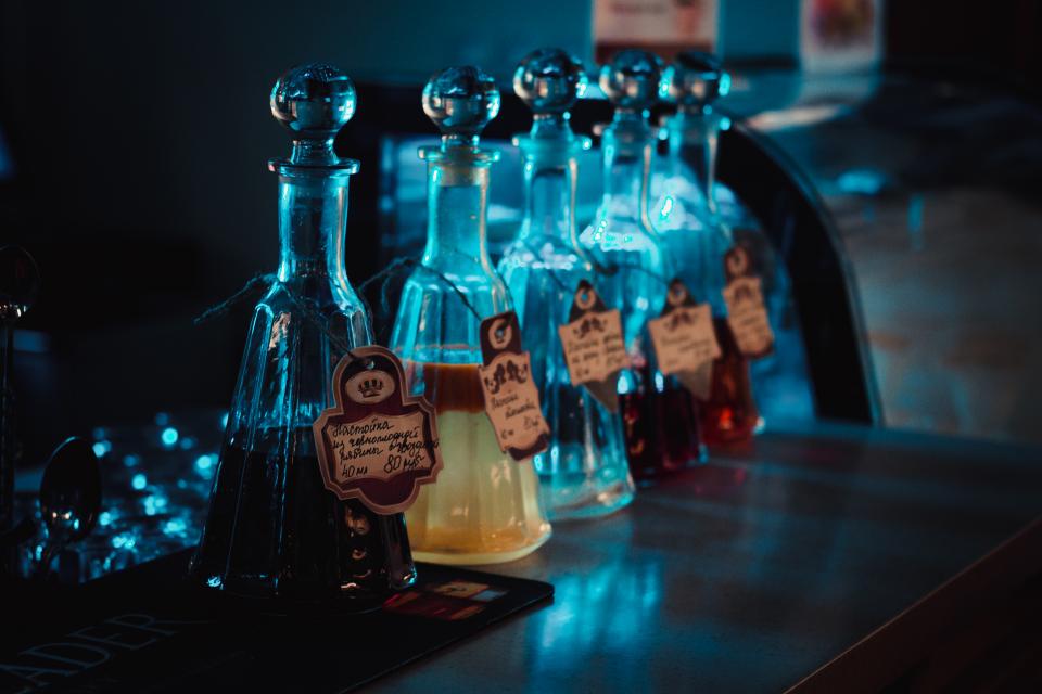 dark, night, bar, drinks, beverage, label, table, counter