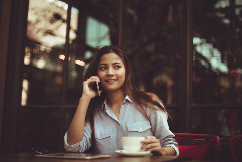 people, woman, call, shop, coffee, cafe, restaurant, table, dine