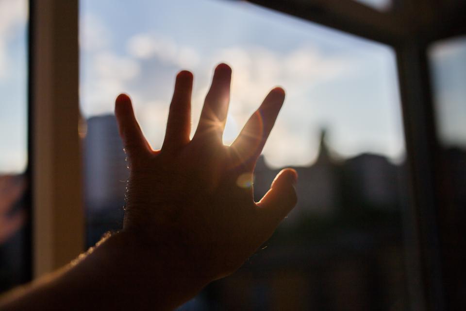 sun rays hands shadow silhouette