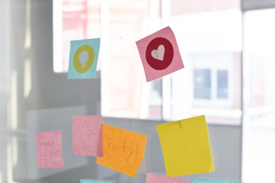 sticky note door glass reminder notes office business heart