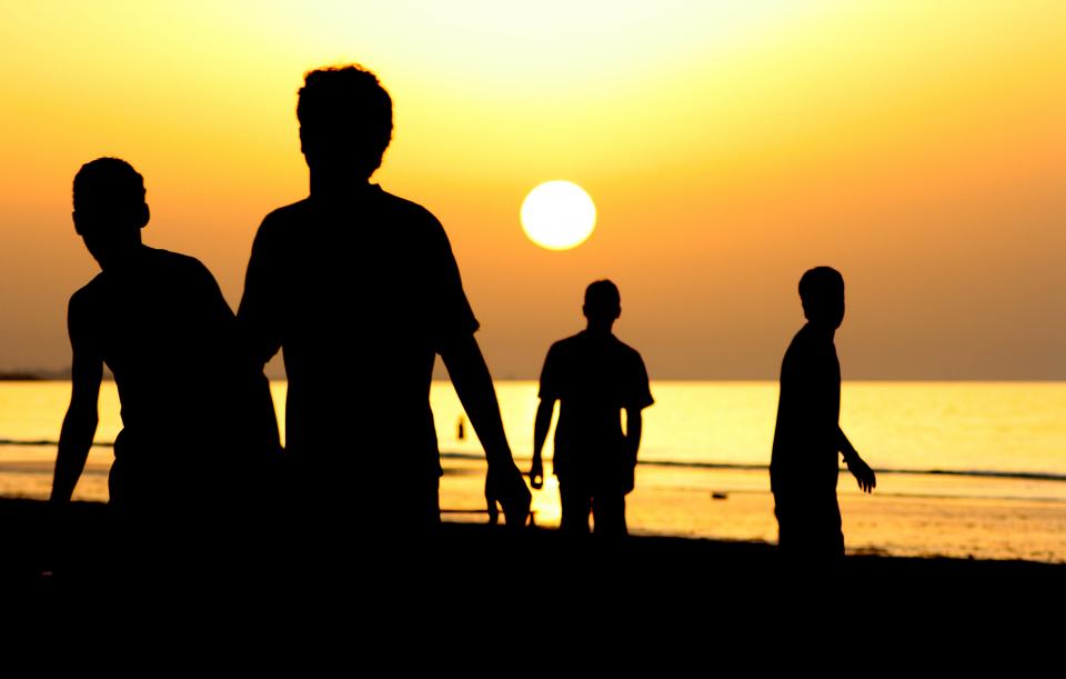 nature, water, sea, ocean, beach, silhouette, sun, people, group, friends, vacation, orange, yellow, millenials