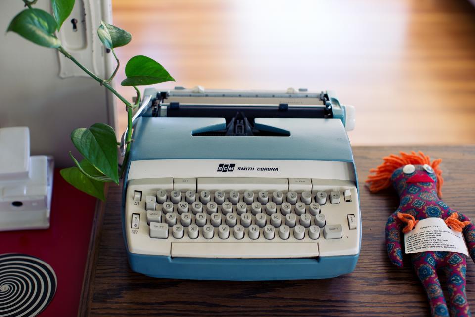 typewriter, writing, office, desk, business, doll