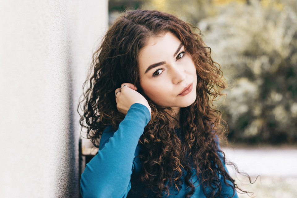 girl, autumn, portrait, female, woman, cute, fashion, look, curly, hair, face, makeup, beautiful, bright, beauty, model, outdoors, photoshoot, season, brown, leaves, skin, lips, lipstick, style, young, eyes, lady, color, colorful, people