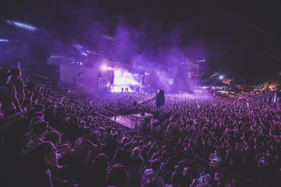 dark, night, party, concert, performance, stage, people, man, woman, audience, crowd, smoke