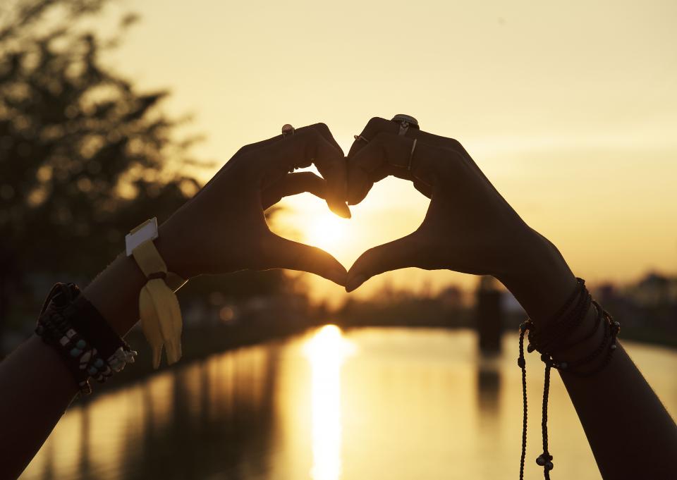 hand, heart, bracelet, fashion, accessories, silhouette, sea, water, reflection, sunset, outdoor, landscape, view