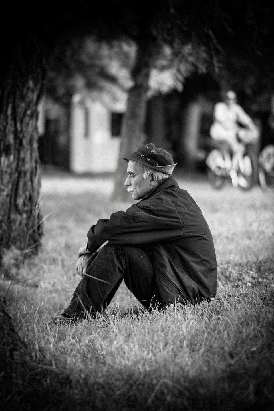 grass, people, old, man, sad, black and white, trees, playground