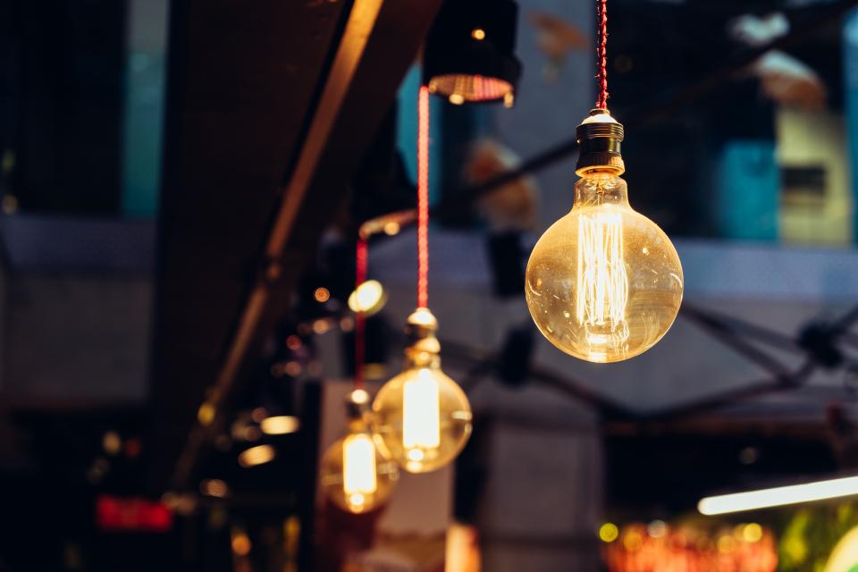 lights dark night evening decor restaurant urban